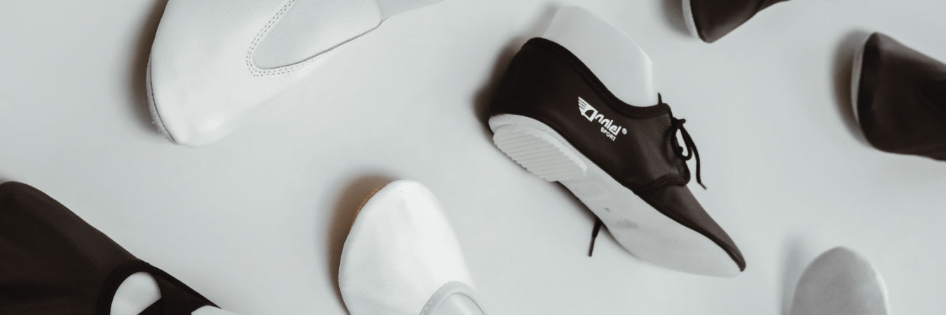 Køb gymnastiksko til børn og voksne her