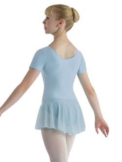 Lyseblå gymnastikdragt med skørt og korte ærmer